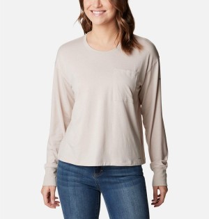 Beige Women's Columbia Boundless Trek Long Sleeve T-Shirt | 7394-NVUZG