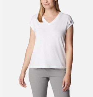 White Women's Columbia Boundless Beauty T-Shirt | 4873-PDRBE