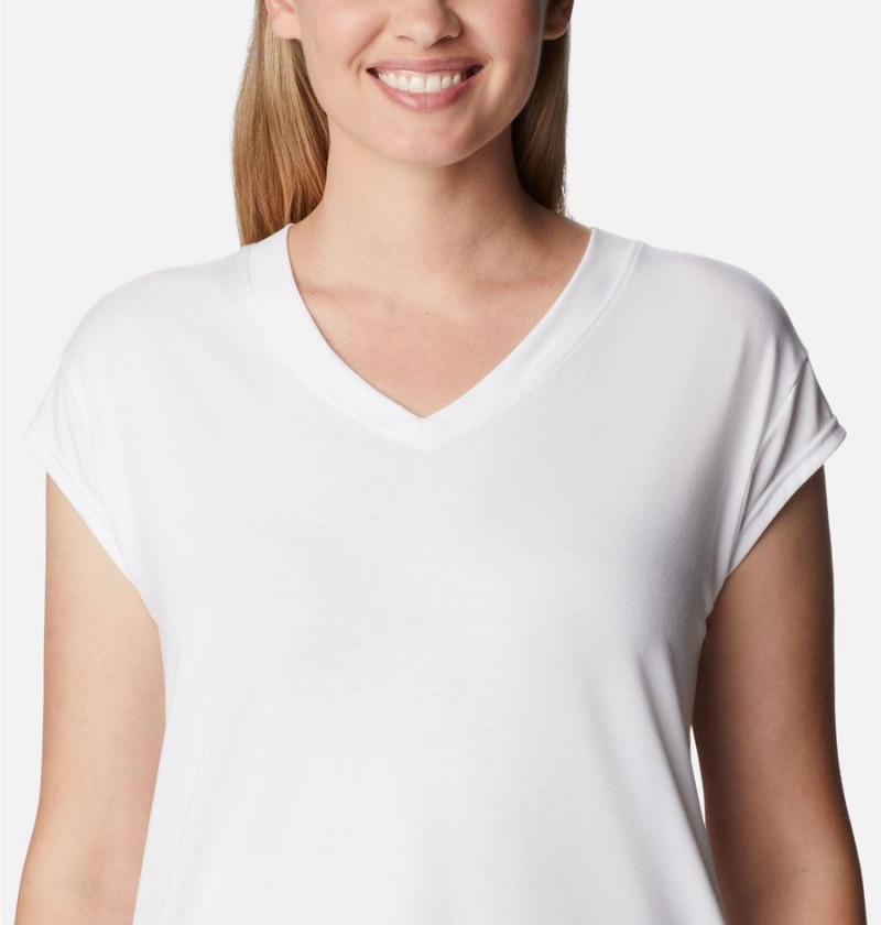 White Women's Columbia Boundless Beauty T-Shirt | 4873-PDRBE