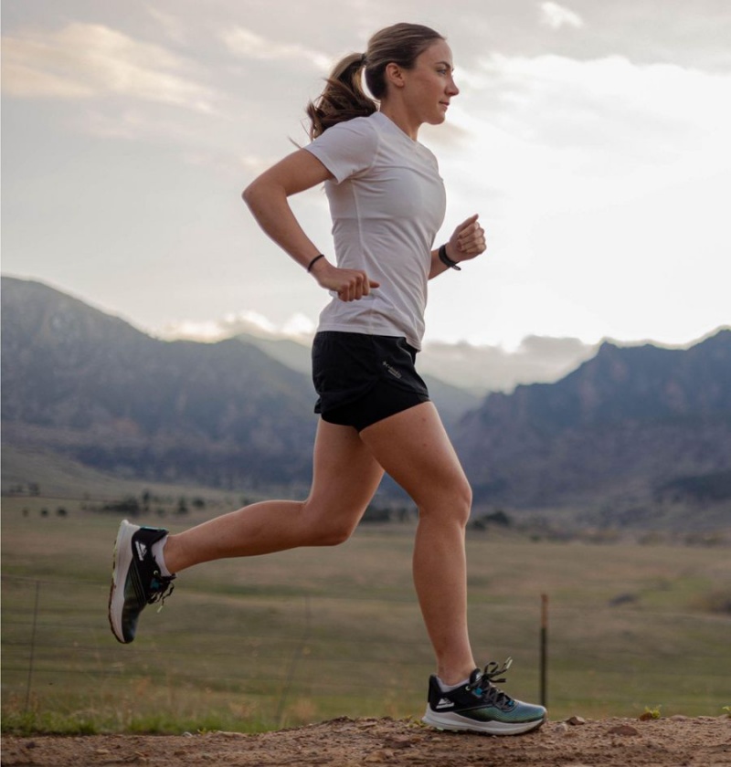 White Women's Columbia Endless Trail Running Tech T-Shirt | 8410-ERWUX